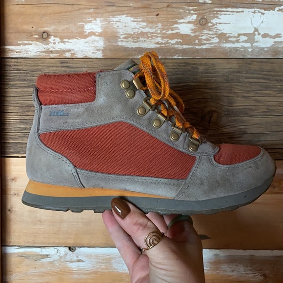 COPY - Kids LL Bean Hiking Boots - Picture 4 of 10